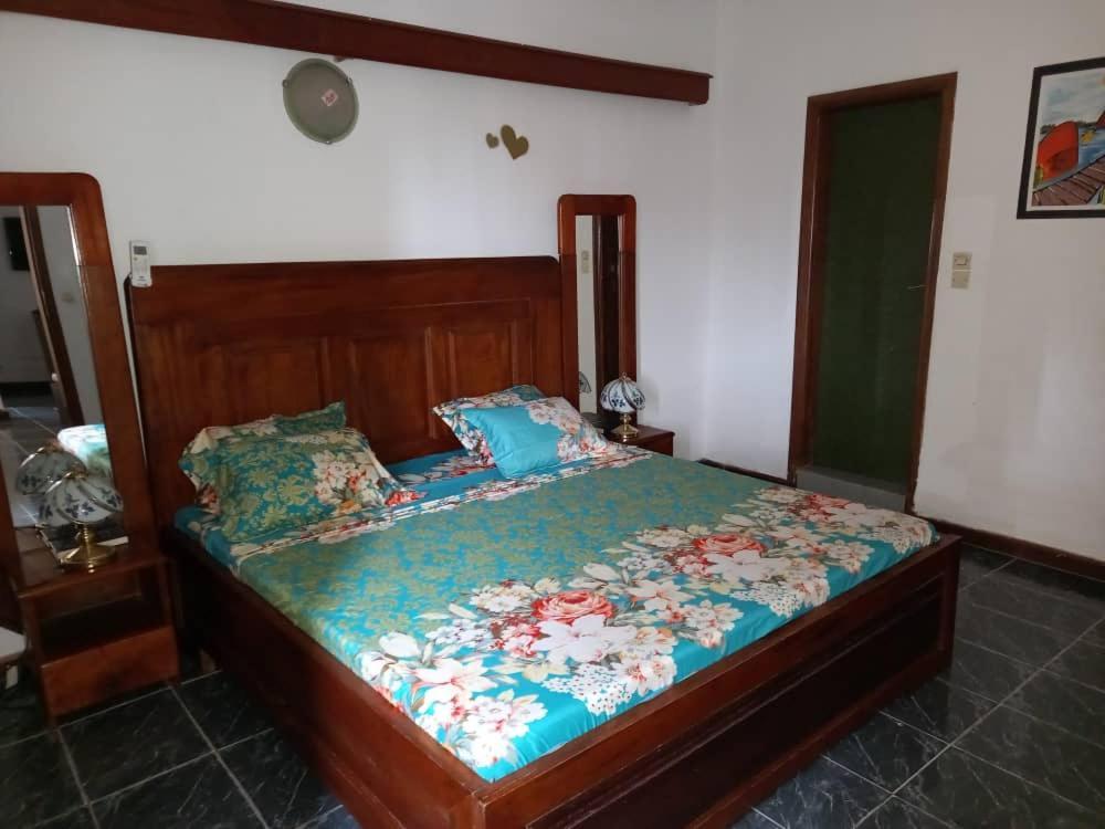Hotel Residence Georges Colette Yopougon Ngoại thất bức ảnh